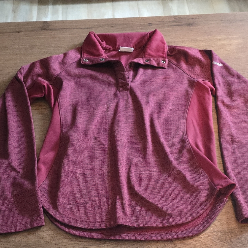Columbia Burgendy Crew Neck Sweater Relaxed Fit